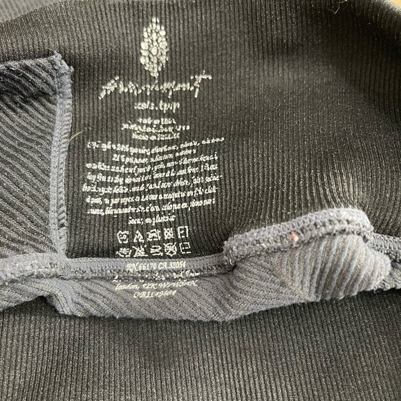 FREE People Movement Vintage Black Ribbed Chevron Leggings Cropped Size XS - Picture 10 of 10